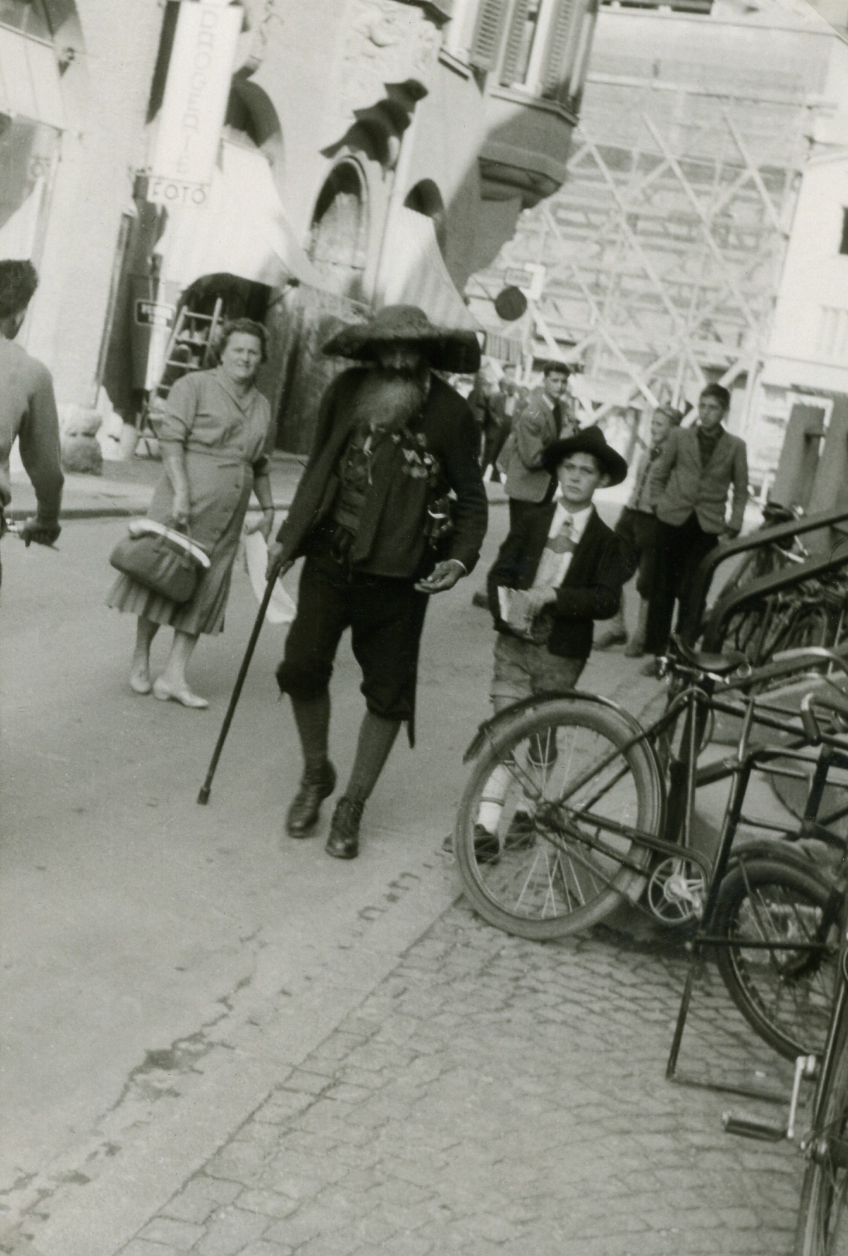 Kufstein Mann mit Tracht 1956