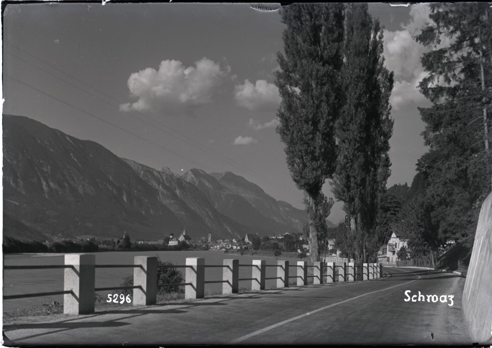 Schwaz von Westen mit Bundesstrasse