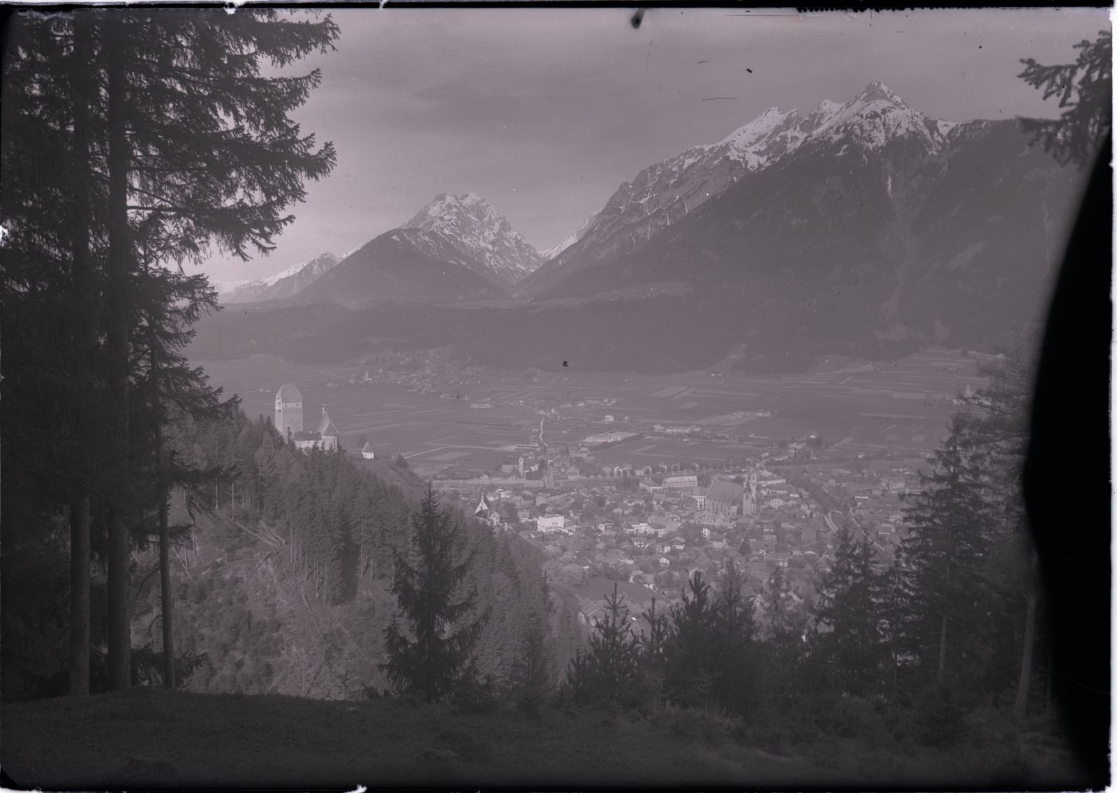 Schwaz von Südosten mit Freundsberg