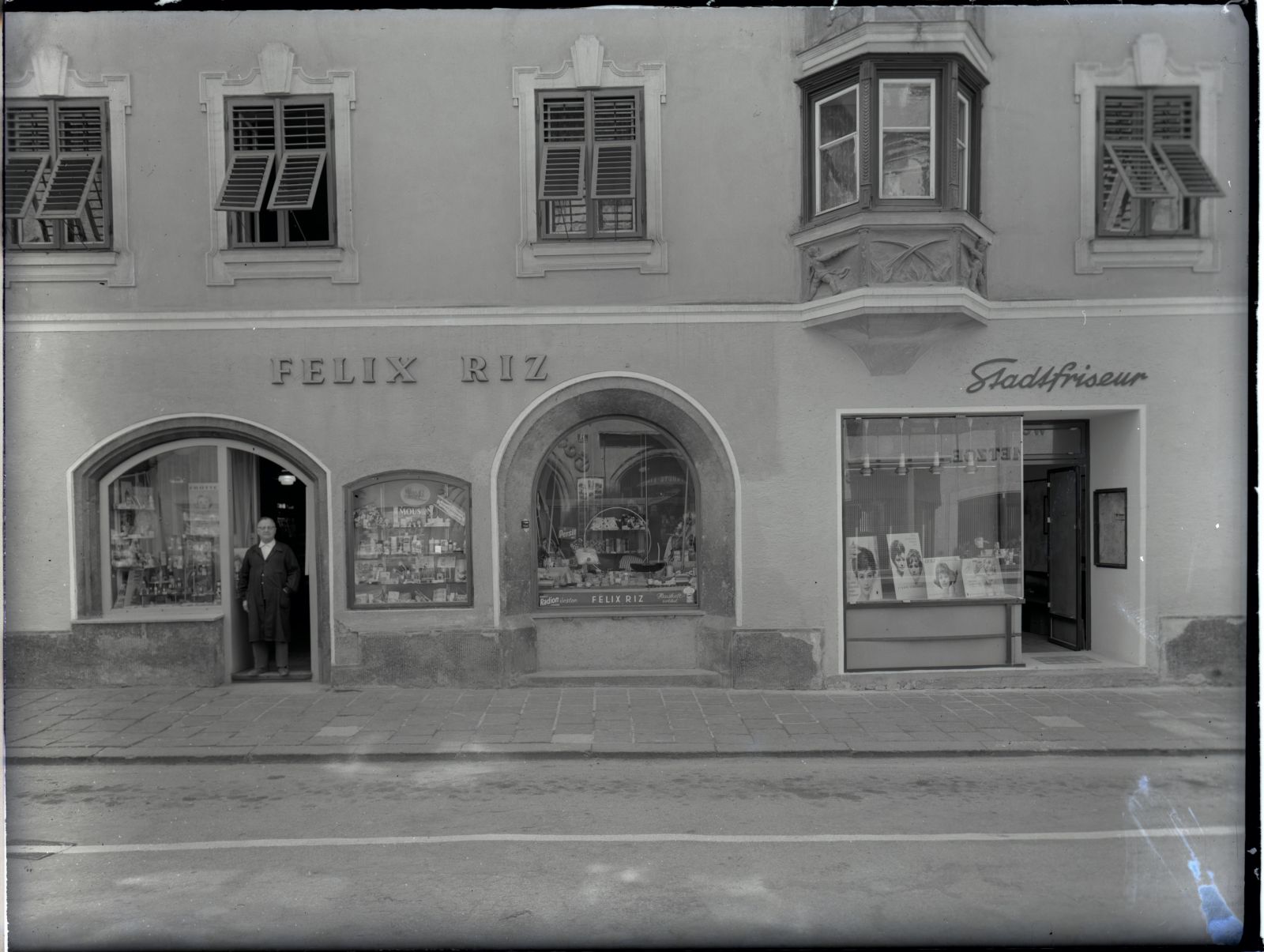 Laden “Felix Riz”, Stadtfriseur