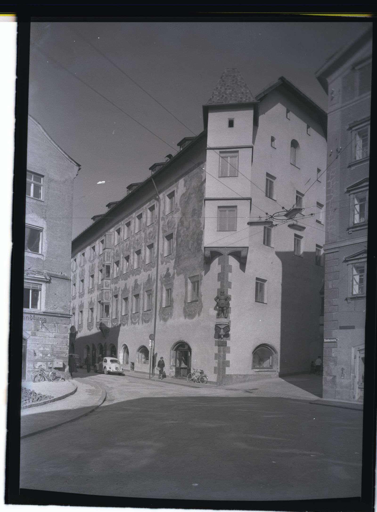 Blick Richtung Schwazer Rathaus von Stadtplatz aus gesehen