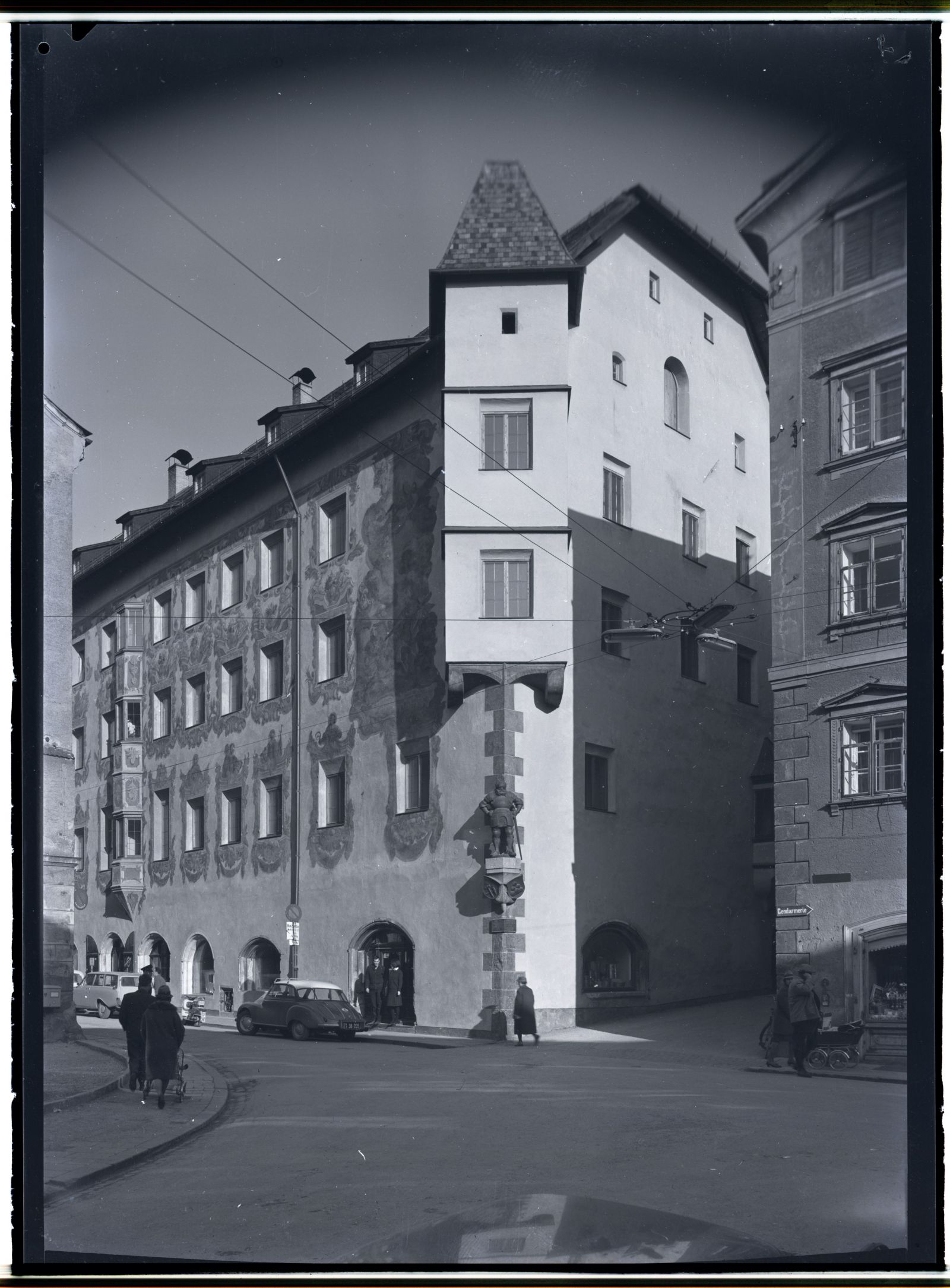 Blick vom Stadtplatz Richtung Schwazer Rathaus