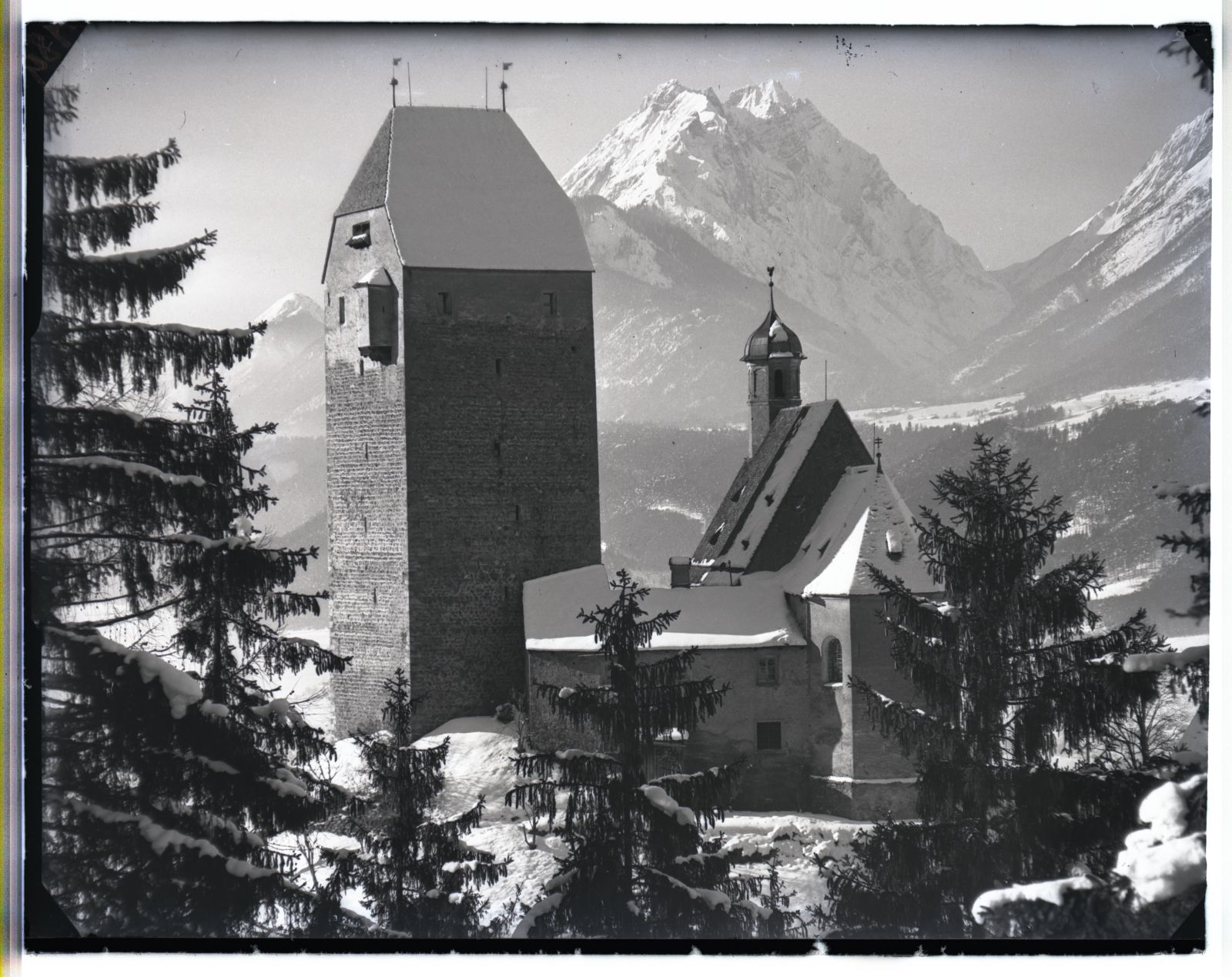 Freundsberg Winter quer,  mit Bettelwurf