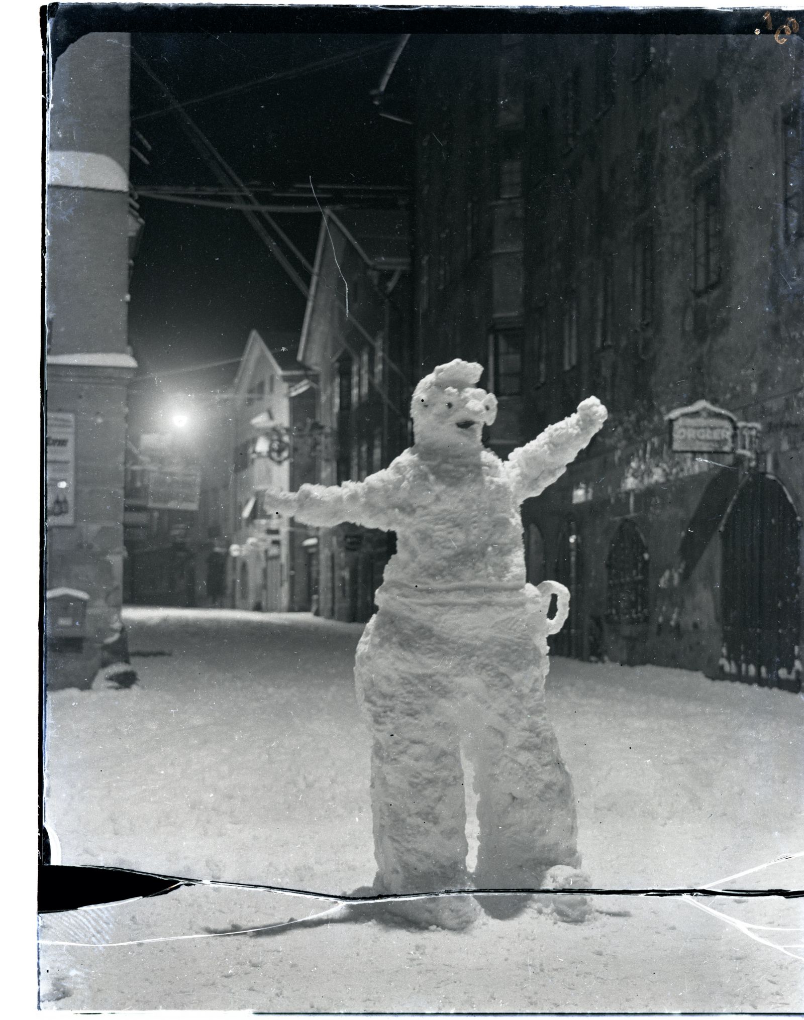 Schneemann am Stadtplatz