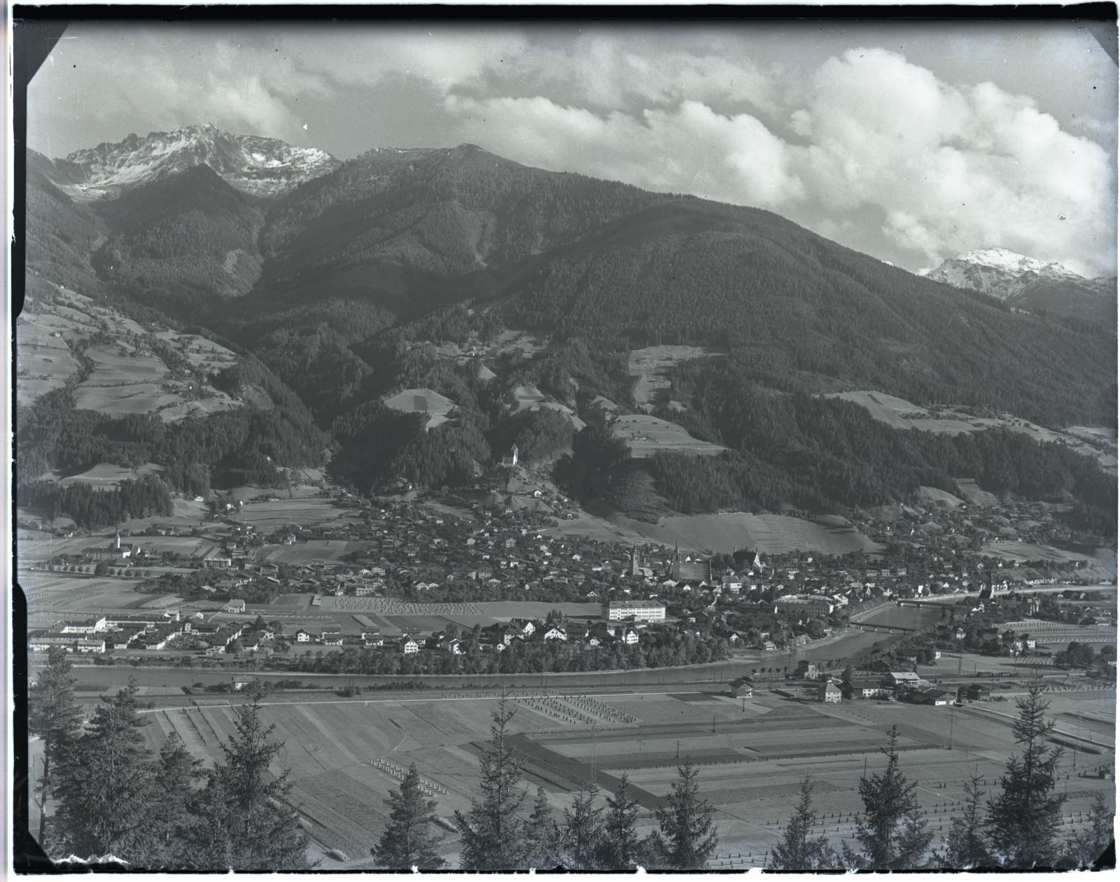 Schwaz in Gesamtansicht von Georgenbergweg aus