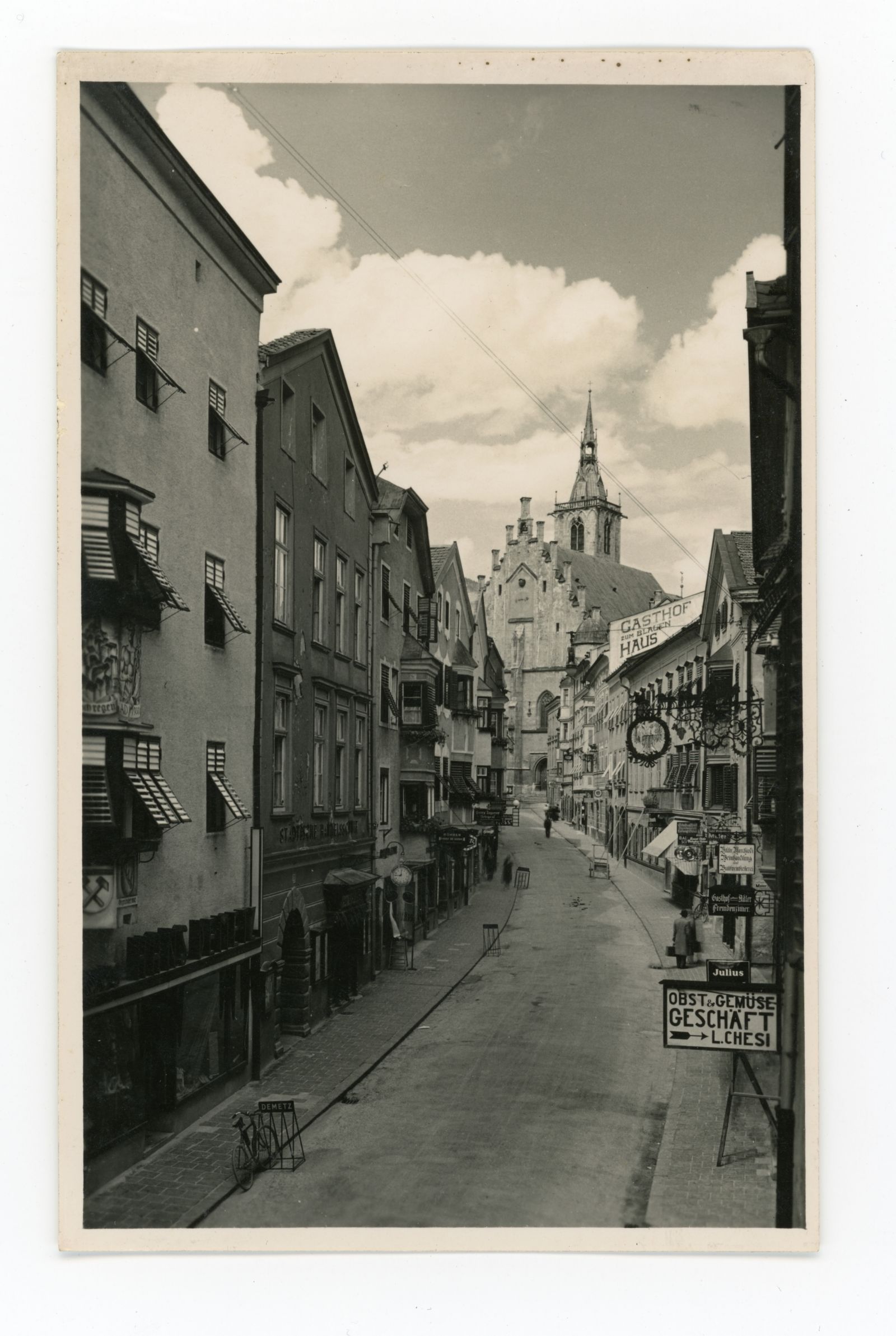 Schwaz, alte Ansicht der Franz-Josef-Straße mit Pfarrkirche