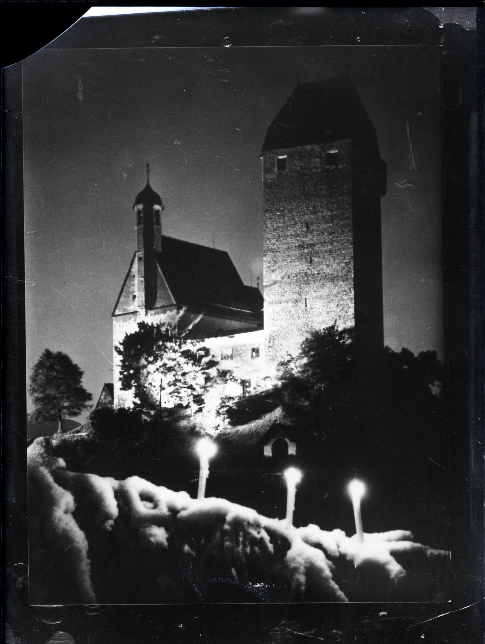 Burg Freundsberg, Winter, Weihnachten, Nachtaufnahme