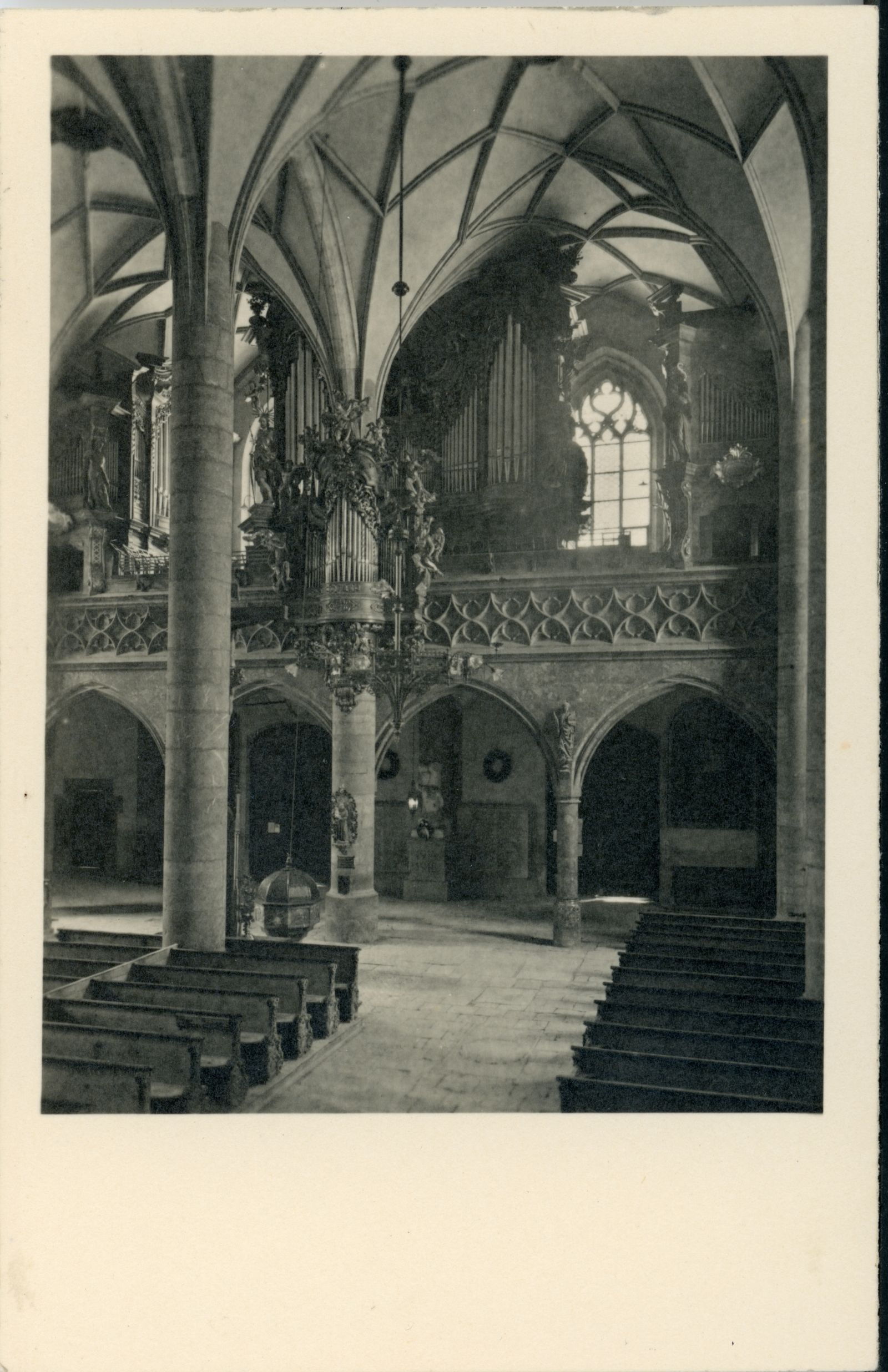 Schwaz, Pfarrkirche innen, Blick  Richtung Haupteingang, Orgel