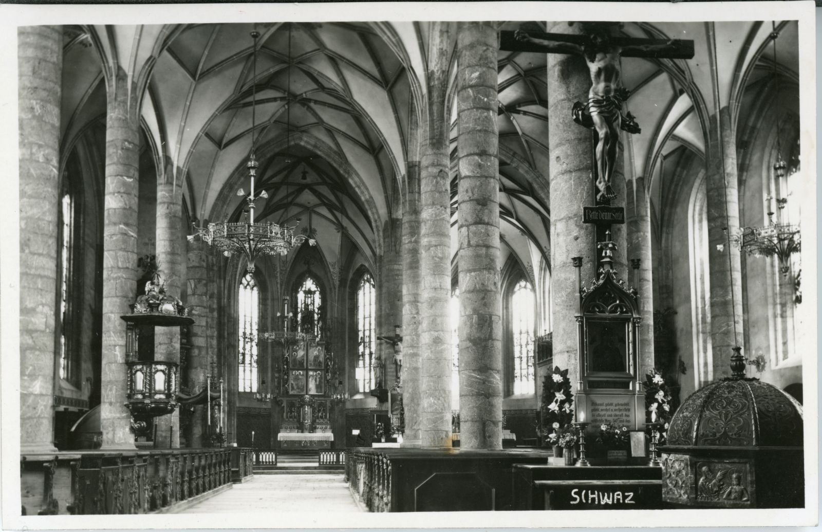 Schwaz,  Pfarrkirche innen