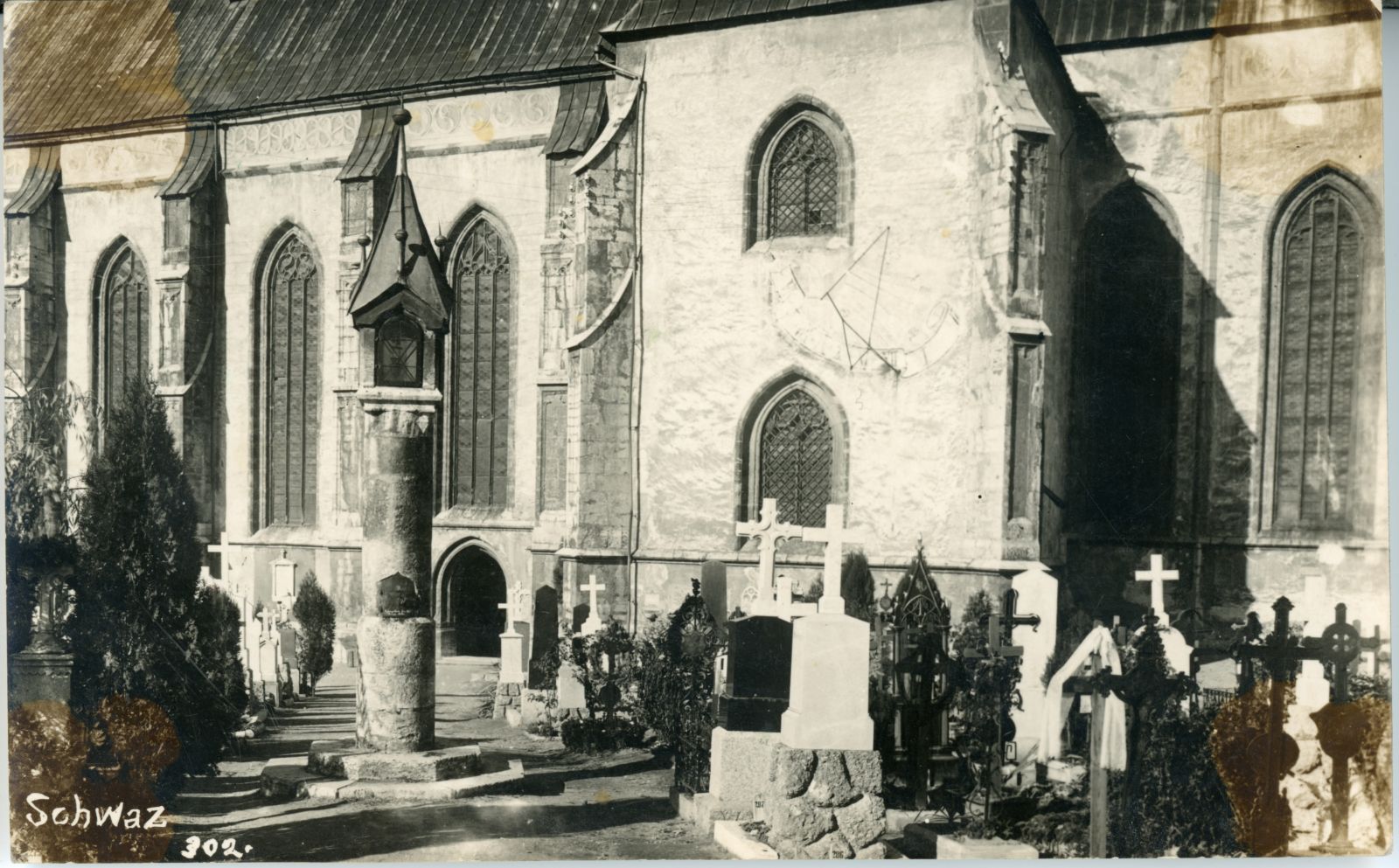 Alter Friedhof mit Pfarrkirche