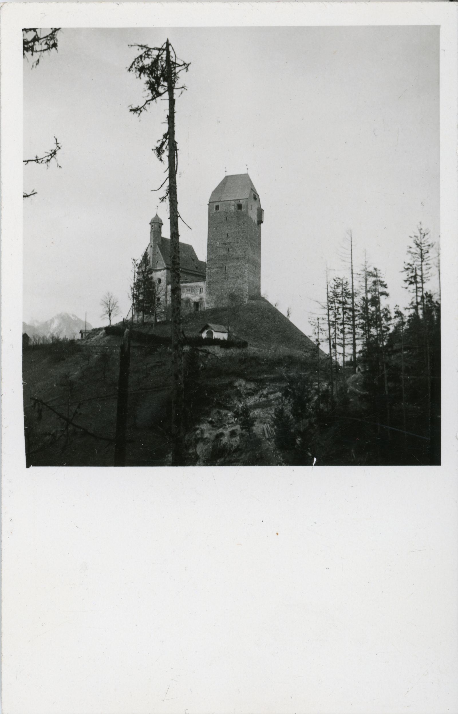 19.12.1943, Bombenschäden, Freundsberg