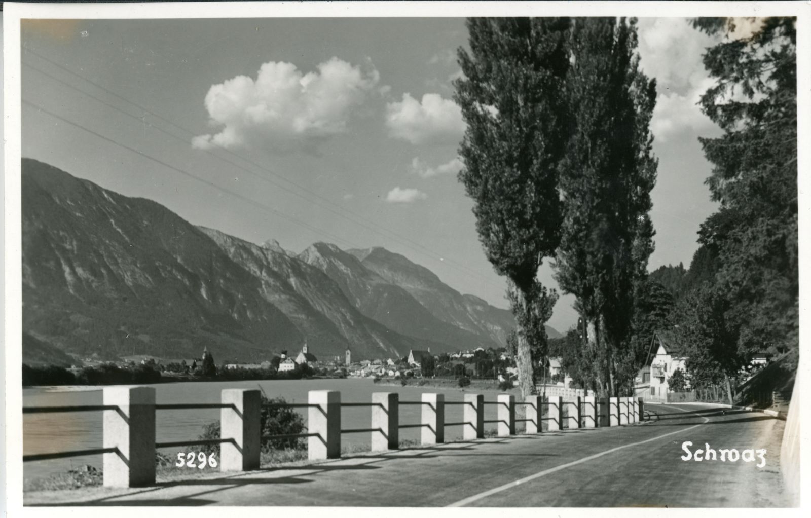 Schwaz von Westen, heutige Bundesstraße entlang des Inns